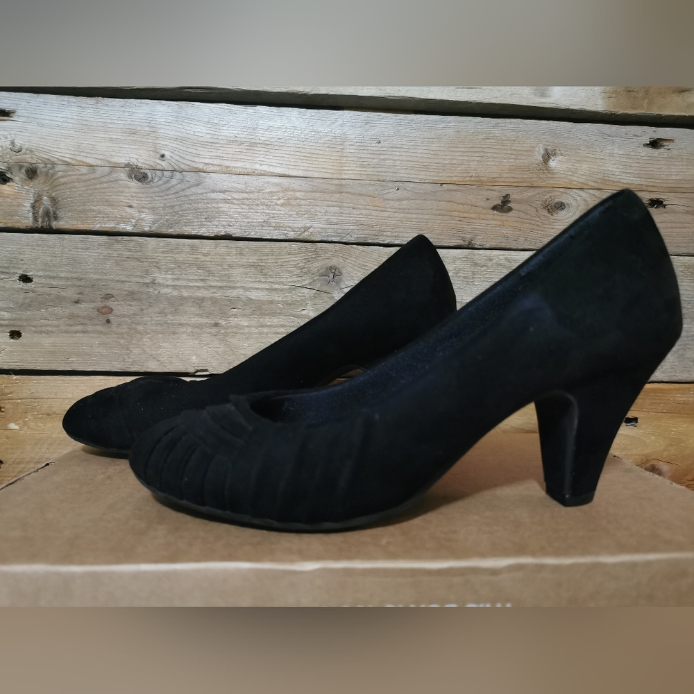 Abella Pump Black Size 6.5